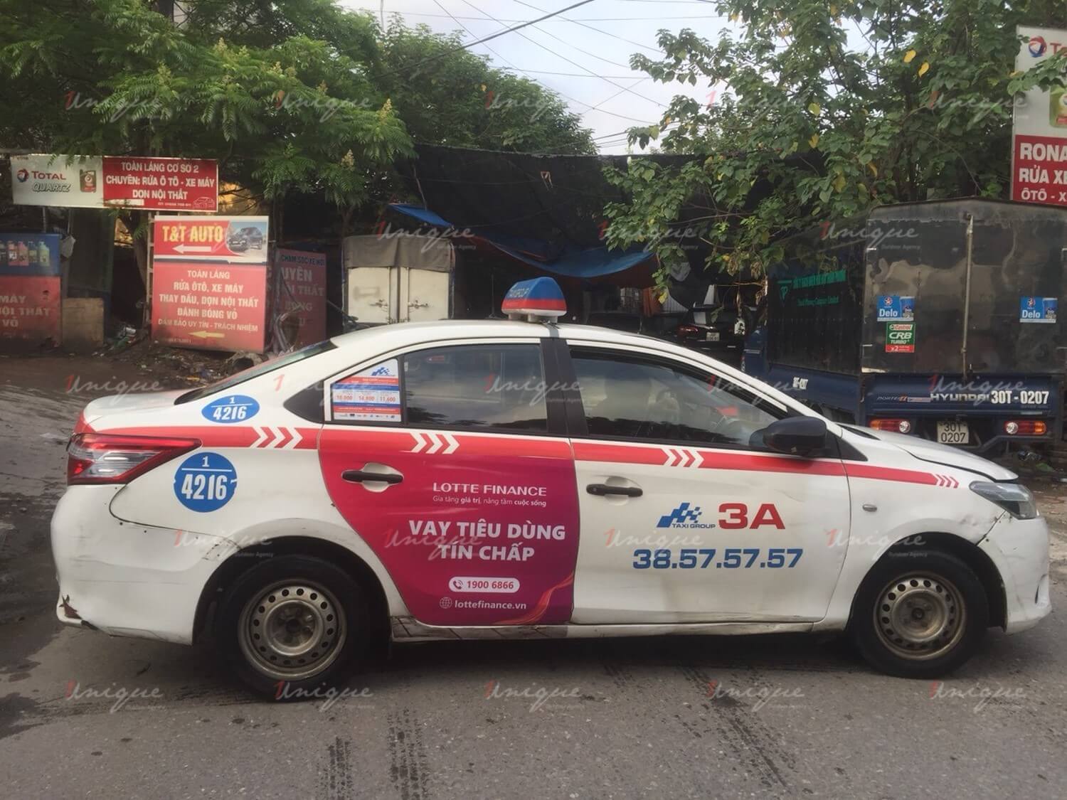 Dịch vụ quảng cáo trên taxi Group