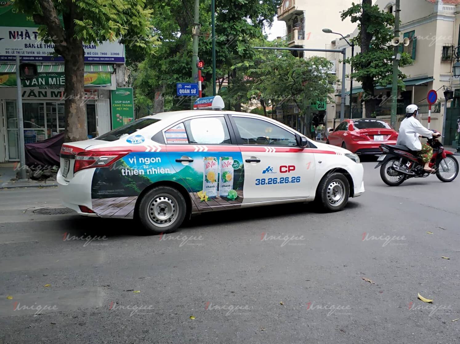 Dịch vụ quảng cáo trên taxi Group